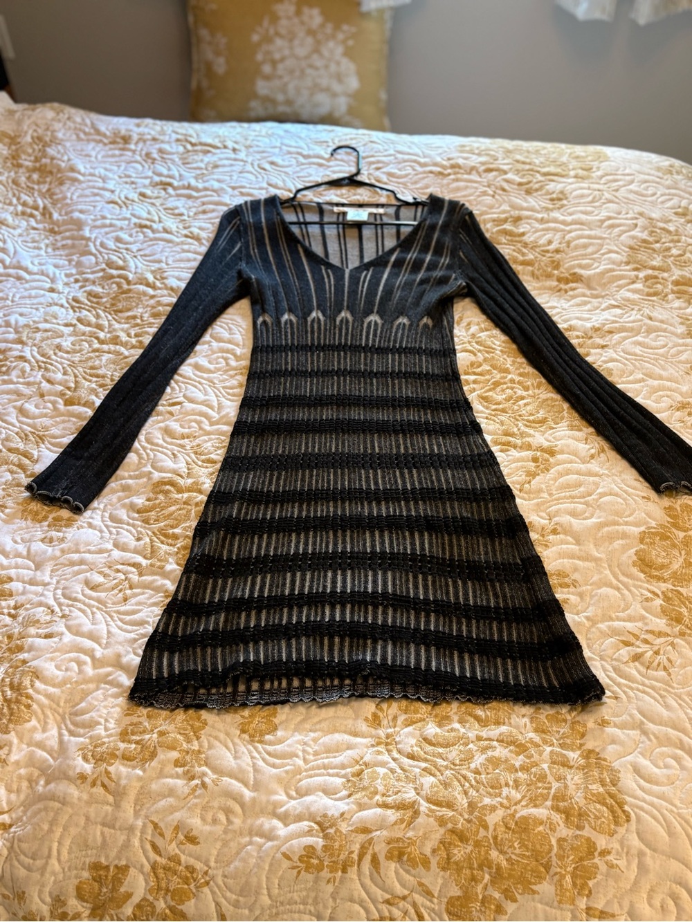 Max Studio Black Striped Long-Sleeve V-Neck Knit Dress